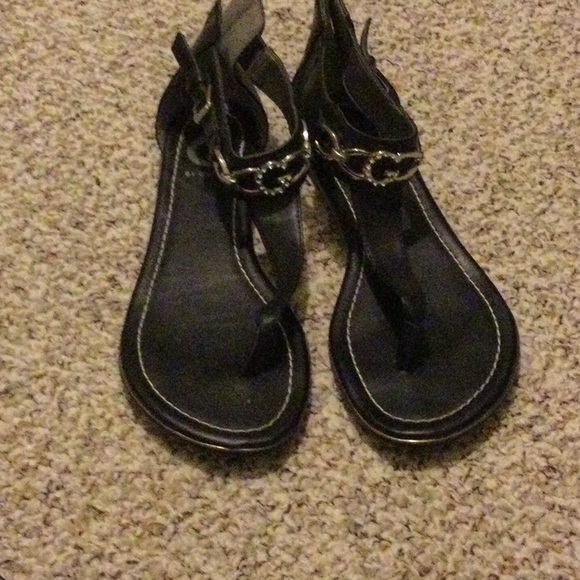 Black sandals by G Guess - Picture 2 of 2